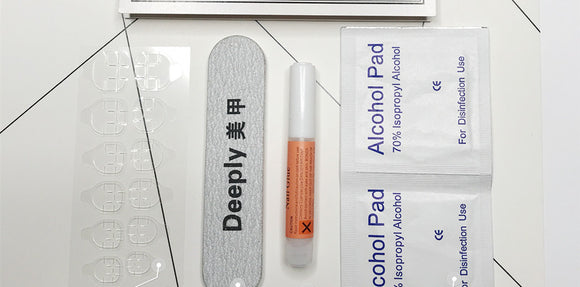 Osito Decorativo Cuadriculado Pintado a Mano con Detalles en Uñas