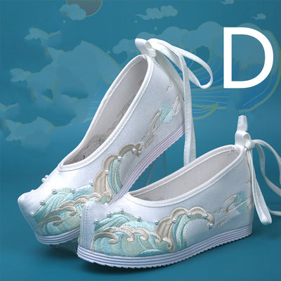Zapatos Hanfu Bordados con Tacón Cuña y Adornos de Cuentas - Image 9