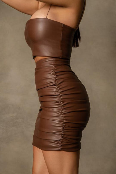 Conjunto de Dos Piezas Falda Corta Strapless en Cuero PU - Image 9