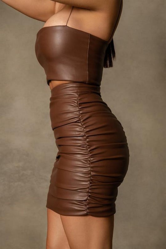 Conjunto de Dos Piezas Falda Corta Strapless en Cuero PU - Image 9