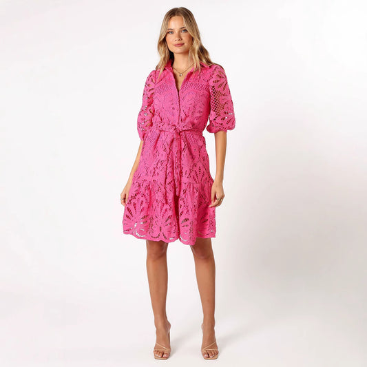 Vestido de Encaje Floral Soluble con Detalles Cutout Sexy