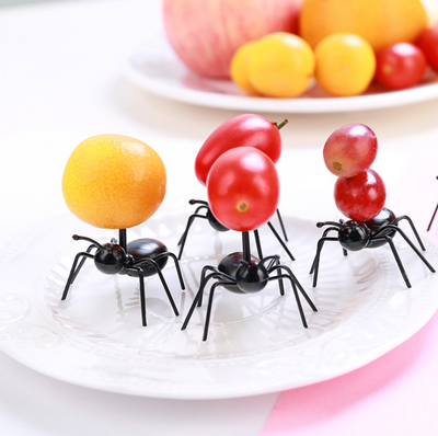 Tenedor Gourmet para Frutas con Diseño Hormiga - Image 2