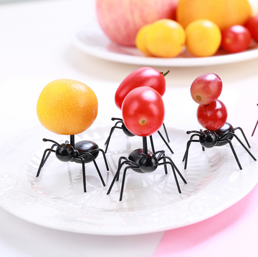 Tenedor Gourmet para Frutas con Diseño Hormiga - Image 2
