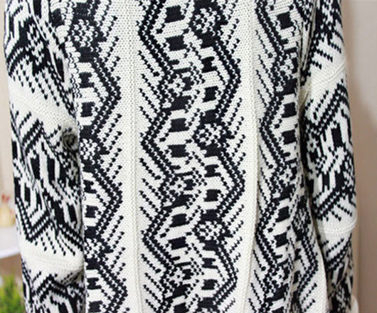 Cardigan Chal de Punto con Patrón Geométrico Irregular y Cadena Decorativa - Image 11