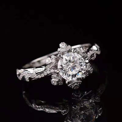 Anillo de Diamante Moissanita de Lujo con Incrustaciones Románticas - Primera Nieve - Image 3