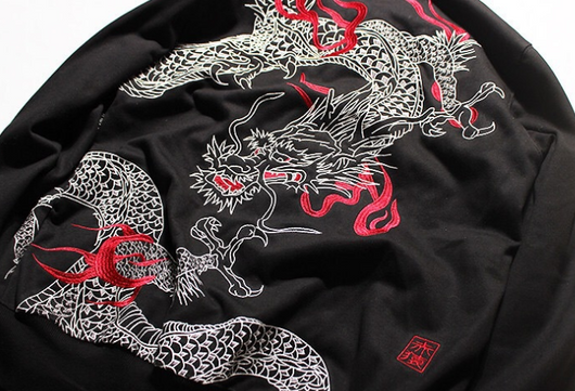 Sudadera Roja con Bordado de Dragón - Image 11