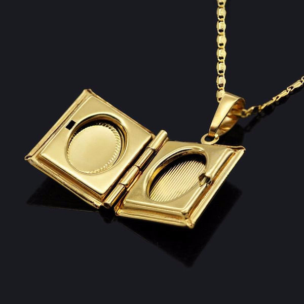 Collar Totem Islámico con Marco Elegante
