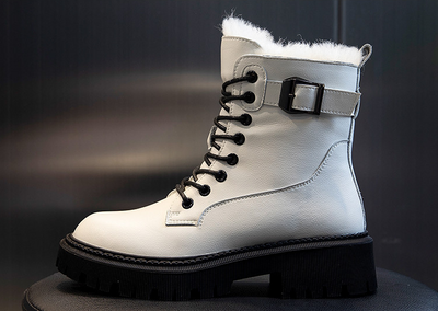Botas Martin de Cachemira con Tacón Grueso y Tubo Medio en Lana - Image 8