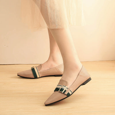 Zapato de Tacón Puntiagudo con Hebilla de Cinturón Elegante - Image 4