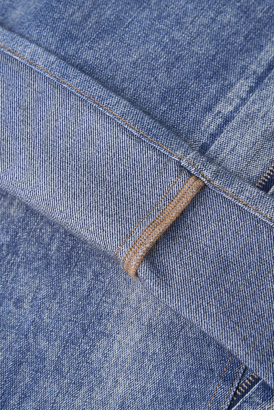 Jeans con Bordado Artesanal y Estampado Digital Lavado - Image 9