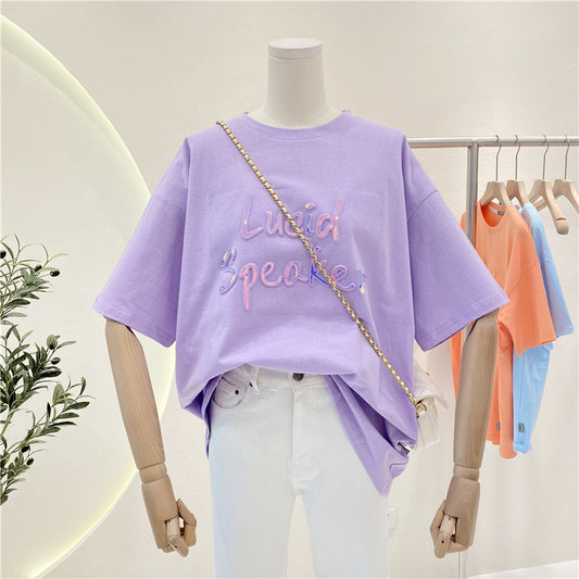Playera Suelta para Mujer con Diseño de Letras Doradas