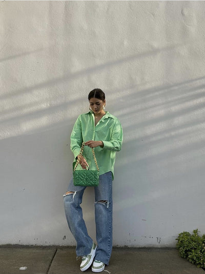 Camisa Holgada Verde Menta con Protección Solar - Image 3