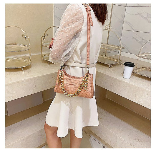 Bolso de Mano con Cadena Gruesa Axilar - Image 11