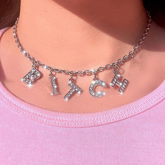 Collar Colgante con Inicial y Diamantes