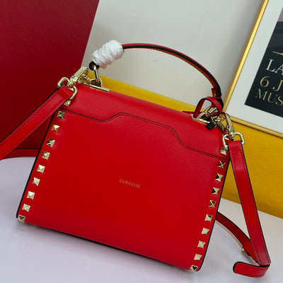 Bolso de Cuero Genuino con Remaches y Correa Cruzada - Image 11
