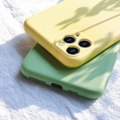 Funda de Silicona Líquida con Protección Total y Orificios Precisos - Image 3