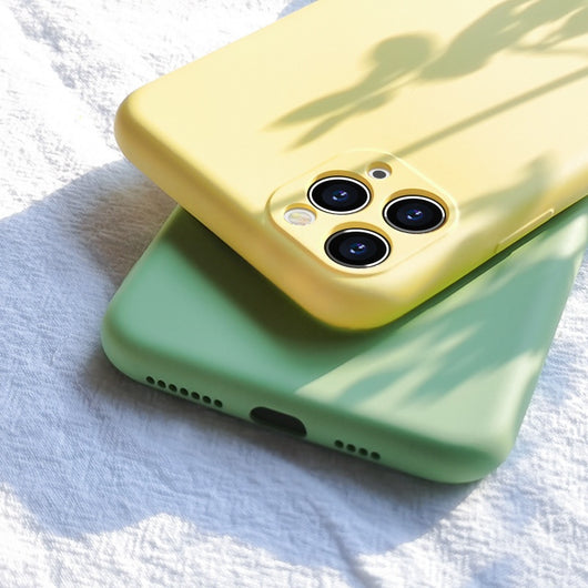 Funda de Silicona Líquida con Protección Total y Orificios Precisos - Image 3