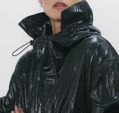 Abrigo Trench Plisado Brillante para Mujer - Elegancia Casual - Image 9