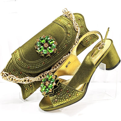 Conjunto de Fiesta Elegante con Zapatos de Tacón Punta Aguda y Bolso de Cristales - Image 2