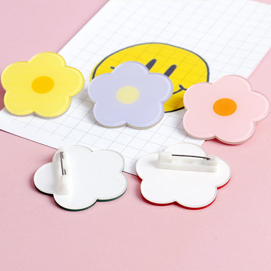 Broche Floral Acrílico para Mochilas Escolares - Image 7
