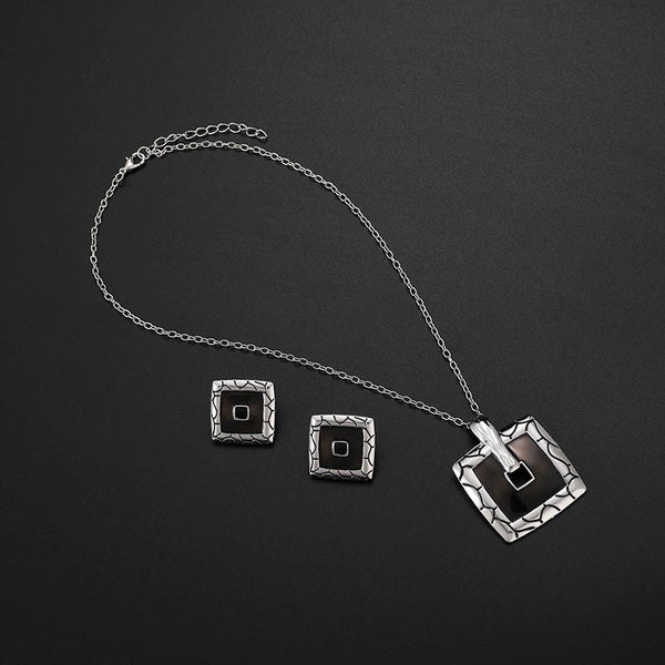 Conjunto Retro Cuadrado: Collar y Aretes de Moda
