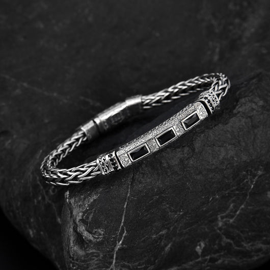 Pulsera de Plata Esterlina con Cuerda de Cáñamo y Circones Tejidos a Mano - Image 4