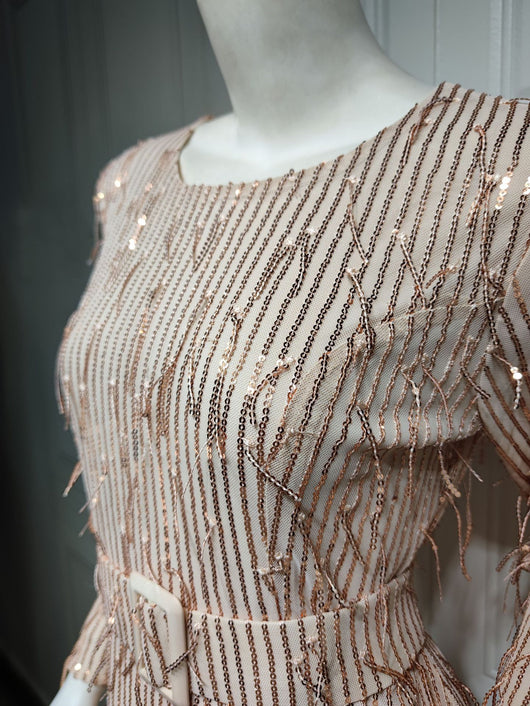 Vestido Musulmán Ajustado con Lentejuelas y Flecos - Image 27