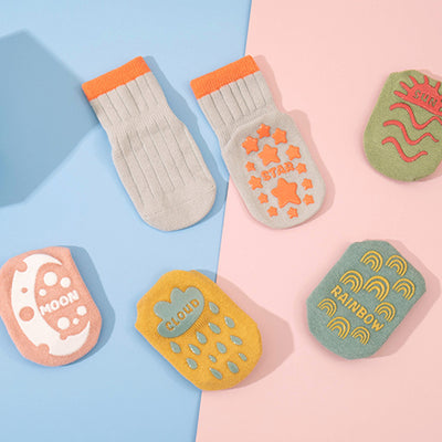 Calcetines para Bebé de Algodón Peinado con Diseños Animados Antideslizantes - Image 46