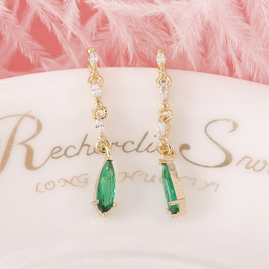 Aretes de Perla Verde Esmeralda con Brillo Cristalino - Image 2