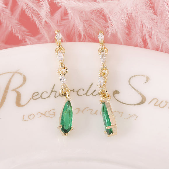 Aretes de Perla Verde Esmeralda con Brillo Cristalino