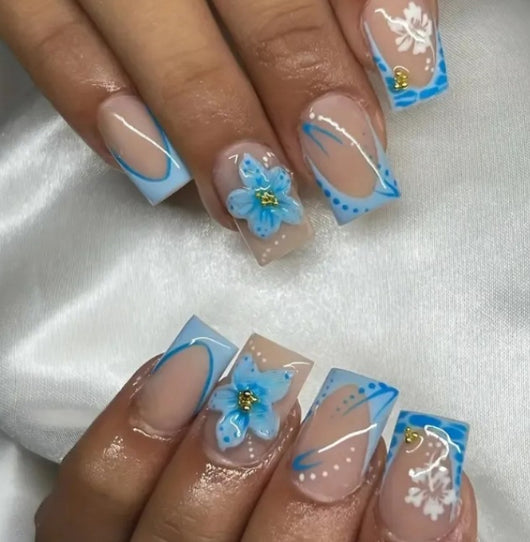 Set de 24 Uñas Postizas con Diseños de Mariposas, Flores y Estampado Vaca con Cristales - Image 34