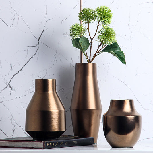 Jarrón Decorativo de Cerámica Dorada Estilo Nórdico Minimalista - Image 2