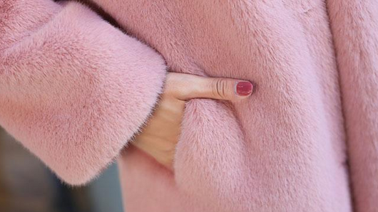 Abrigo de Peluche Sintético Largo Invierno Premium - Image 11