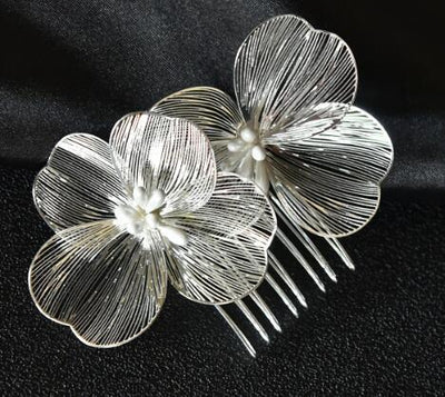 Peineta Nupcial de Flores Doradas - Accesorio de Ensueño para Novia - Image 7