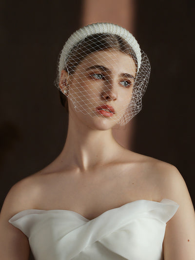 Velo Nupcial Estilo Audrey Hepburn Blanco Vintage con Cuentas y Malla Grande - Image 9