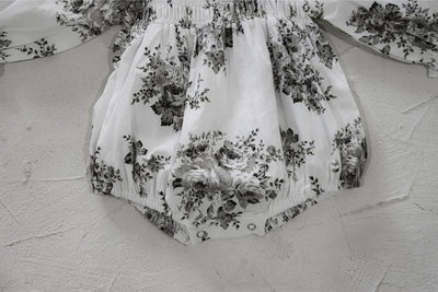 Mameluco Retro para Bebé con Flores Grandes y Fruncido, Manga Larga - Image 9