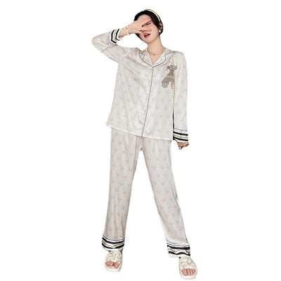 Pijama Tipo Traje con Estampado Cartoon - Cómodo y Elegante para Casa - Image 6