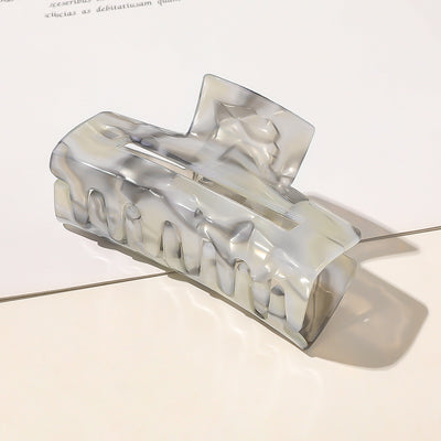 Pinzas para Cabello de Aleación Dorada con Diseño Geométrico Calado - Image 5