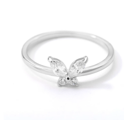Anillo de Mariposa Chapado en Oro con Circonia Cúbica - Image 3