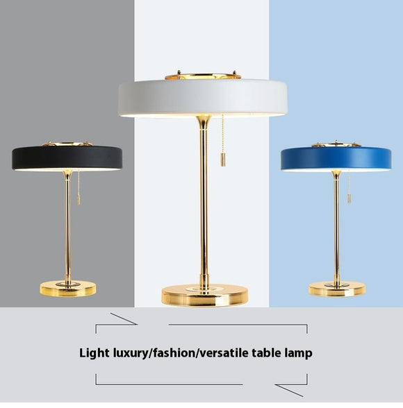 Lámpara de Mesa Minimalista Luxury - Diseño Moderno para tu Dormitorio