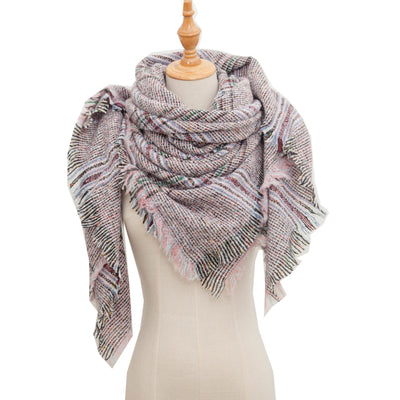 Chal Triangular Escocés para Otoño e Invierno - Amplio y Versátil - Image 38