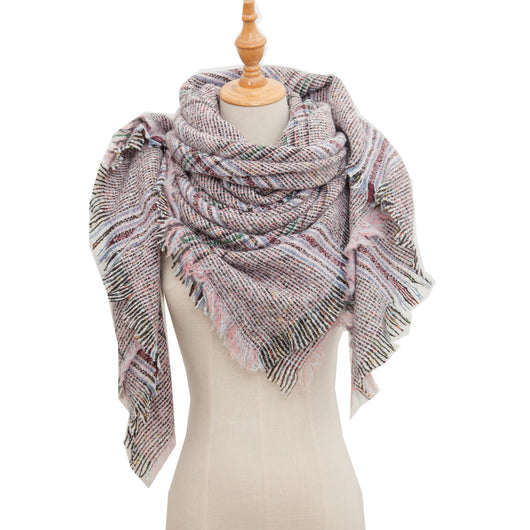Chal Triangular Escocés para Otoño e Invierno - Amplio y Versátil - Image 38