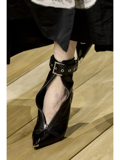 Botas de Tacón Alto con Punta Metálica y Hebilla Decorativa - Image 2