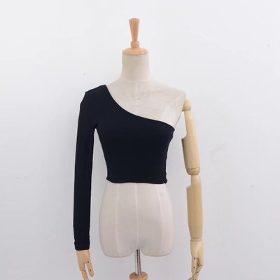 Top Corto Hombros Descubiertos Tejido Elástico para Mujer - Streetwear Blanco y Negro - Image 3
