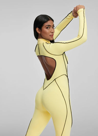 Traje de Yoga Deportivo Entallado con Diseño Asimétrico y Soporte de Pecho - Image 23