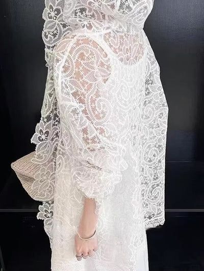 Blusa de Encaje Blanco Romántica con Protección Solar para Mujer - Image 10