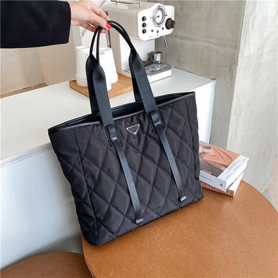Bolso Grande de Nylon con Correa Simple - Image 5
