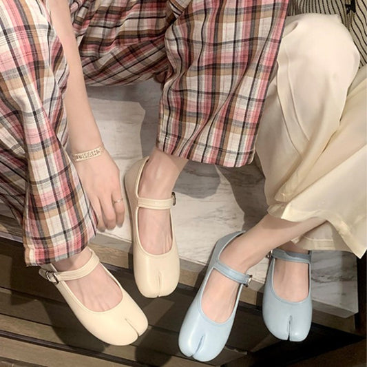 Zapato Mary Jane Plano con Hebilla Recta y Suela Herradura