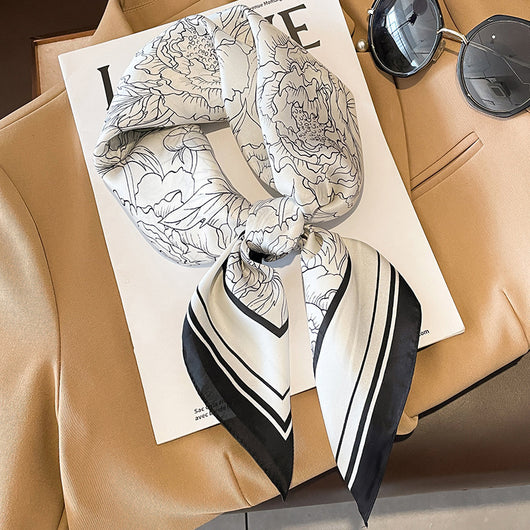 Pañuelo de Seda Cuadrado Amarillo para Mujer - Image 11