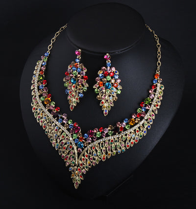 Conjunto de Collar y Aretes de Pedrería de Colores para Vestido